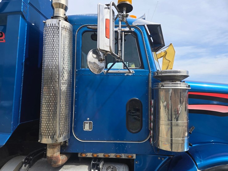 1991-peterbilt-357-image-14