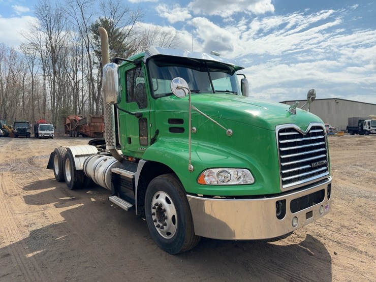 2018-mack-pinnacle-cxu613-image-7