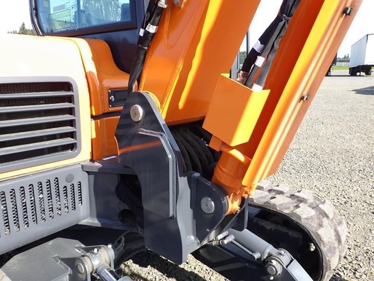 2023-develon-dx85r-3-hydraulic-excavator-image-36