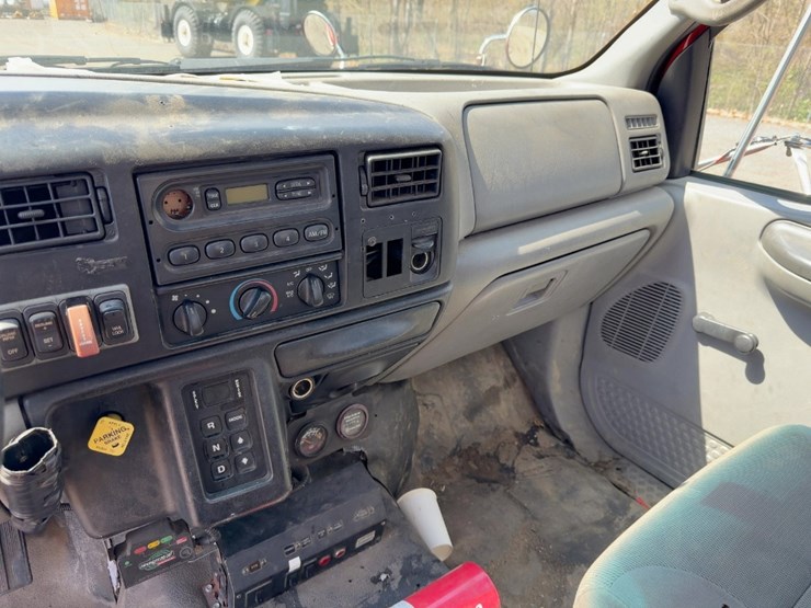 2007-ford-f750-xl-image-28