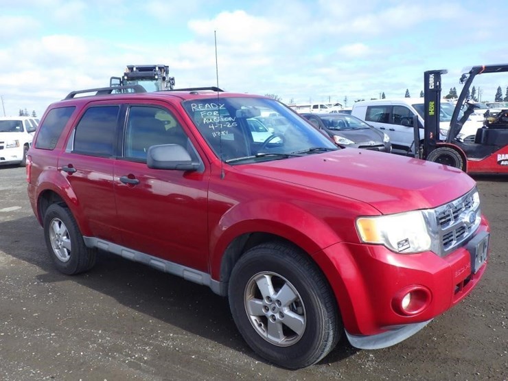 2011-ford-escape-image-2