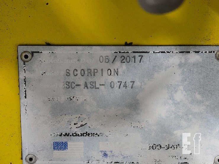 2018-peterbilt-320-image-27