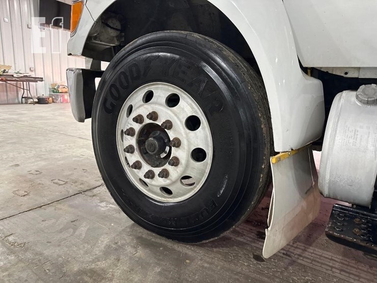 2015-ford-f750-sd-image-36