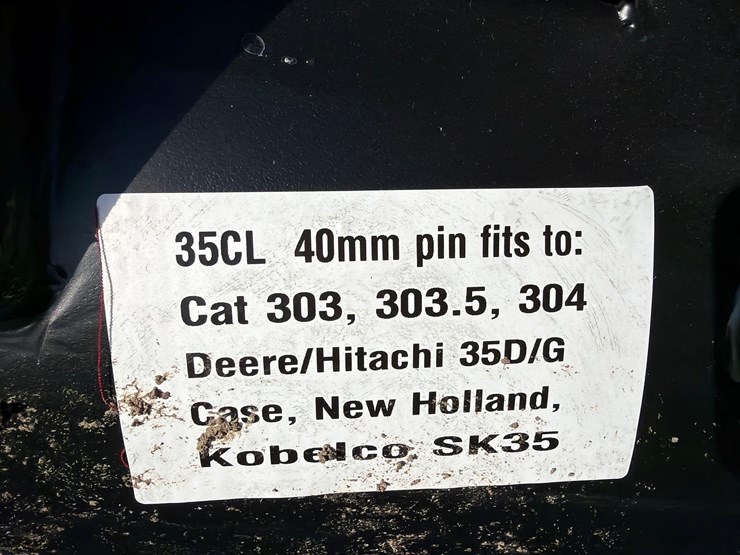 caterpillar-303-image-4