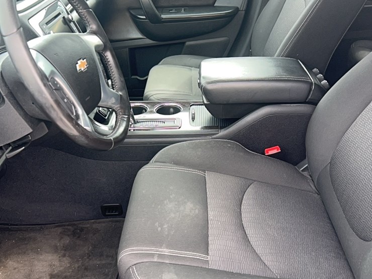 2017-chevrolet-traverse-image-13