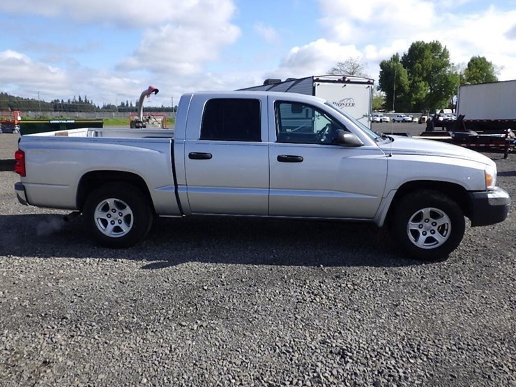 2005-dodge-dakota-image-4