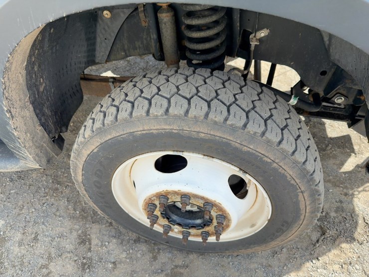 2008-ford-f550-xl-image-12