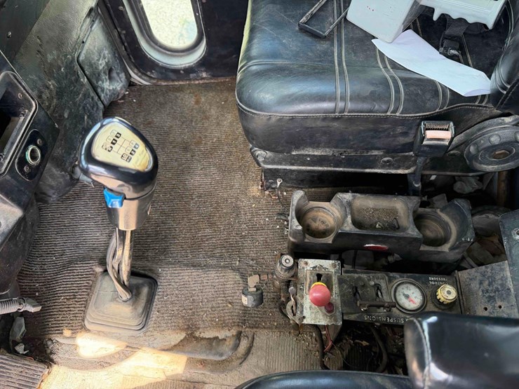 2000-peterbilt-357-image-30