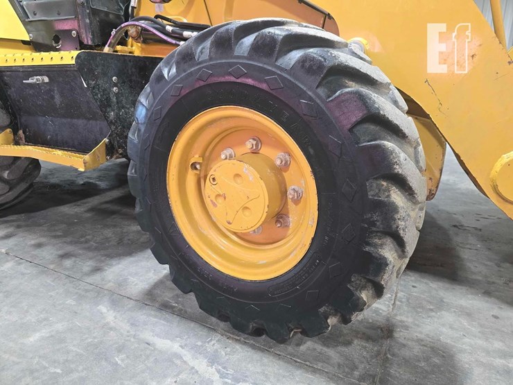 2021-caterpillar-416-image-33