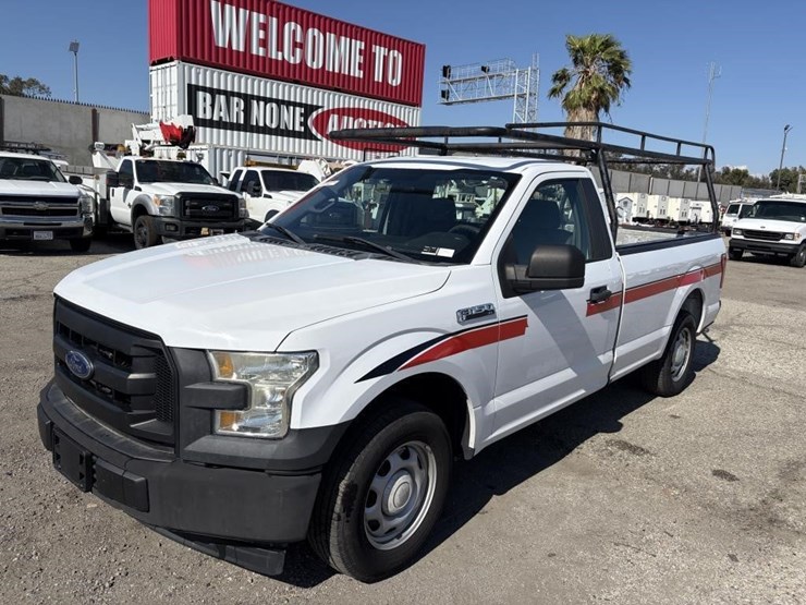 2017-ford-f150-xl-image-1