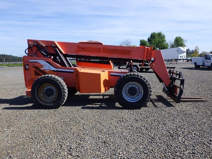 2014-jlg-6042-telescopic-reach-lift-image-4
