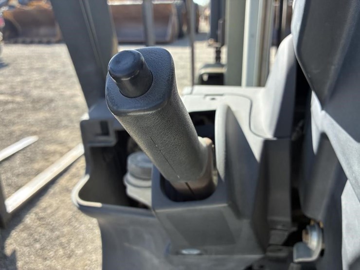 2007-nissan-mplf2025lv-forklift-image-12