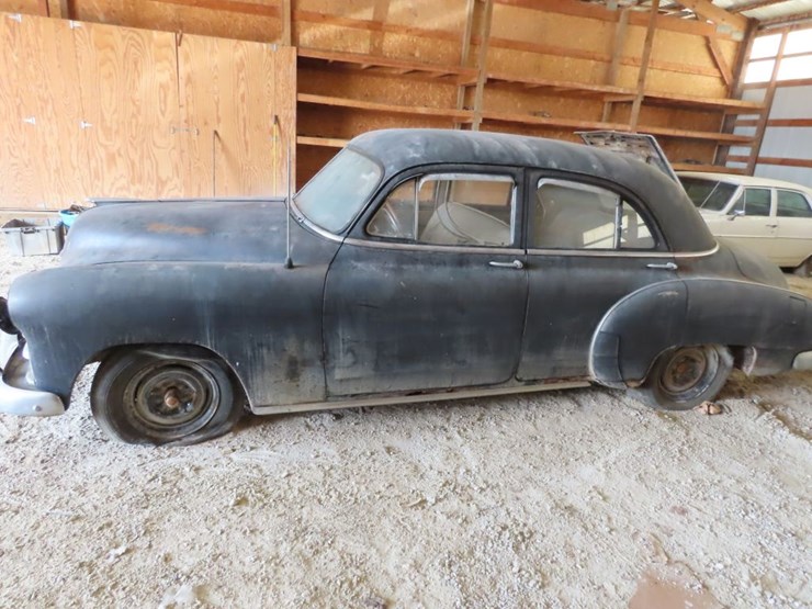 1949-chevrolet-4dr-sedan-image-4