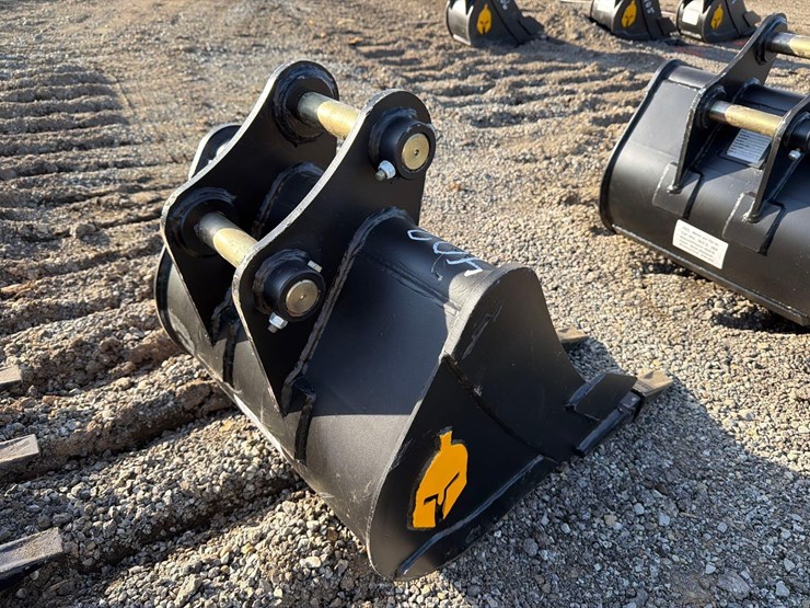 caterpillar-303-image-2