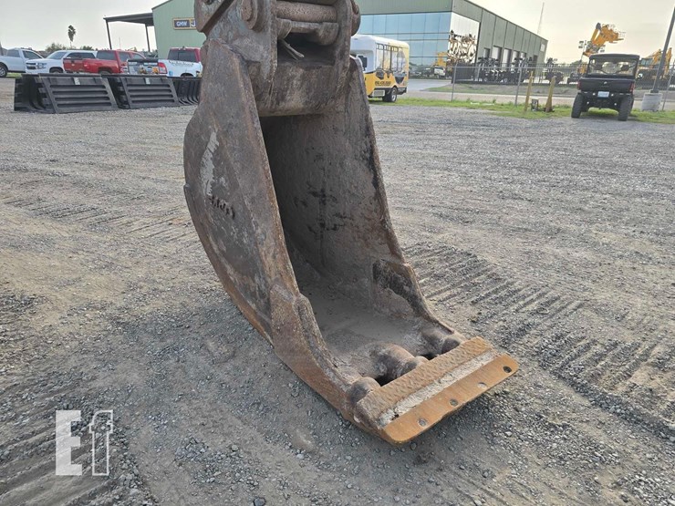 komatsu-pc228us-lc-3n0-image-10