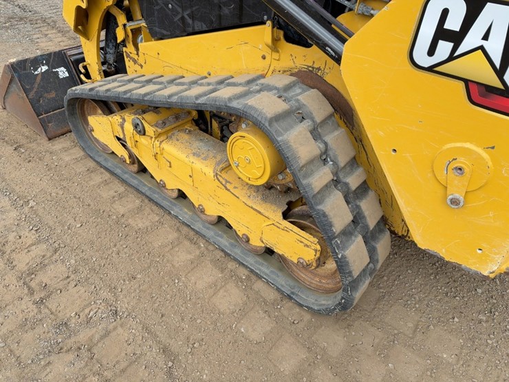 2021-caterpillar-259d3-image-15