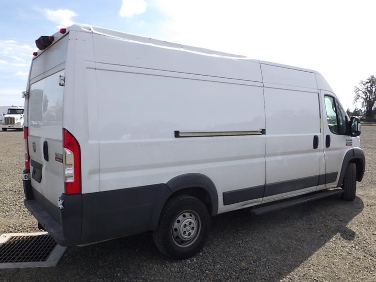 2018-dodge-3500-image-5