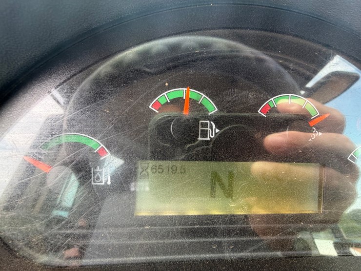 2016-caterpillar-926m-image-27