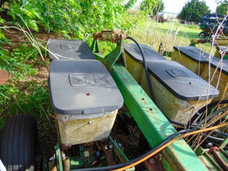 john-deere-12-image-3