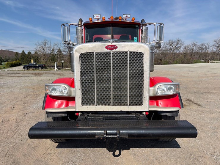 2012-peterbilt-389-image-7