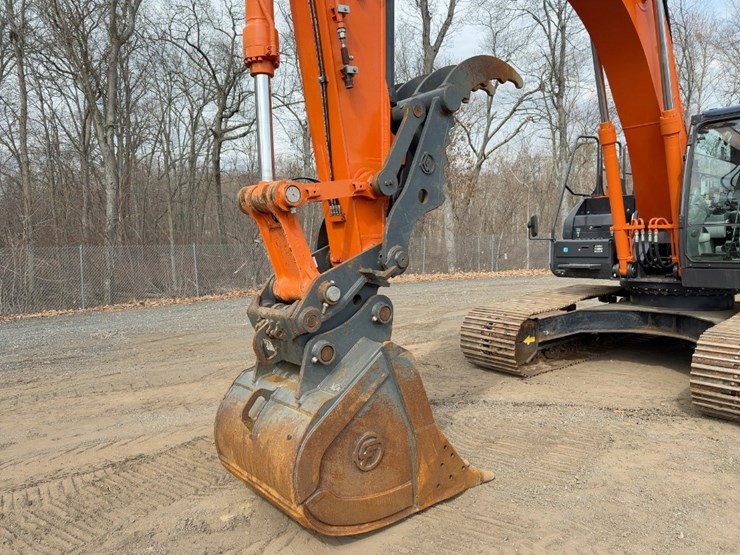 2018-hitachi-zx250-lc-6n-----image-11