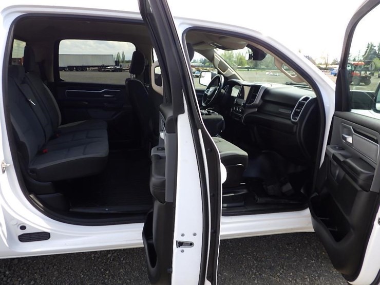 2019-dodge-1500-image-19