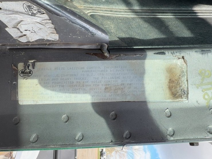 1990-mack-rd688s-image-35