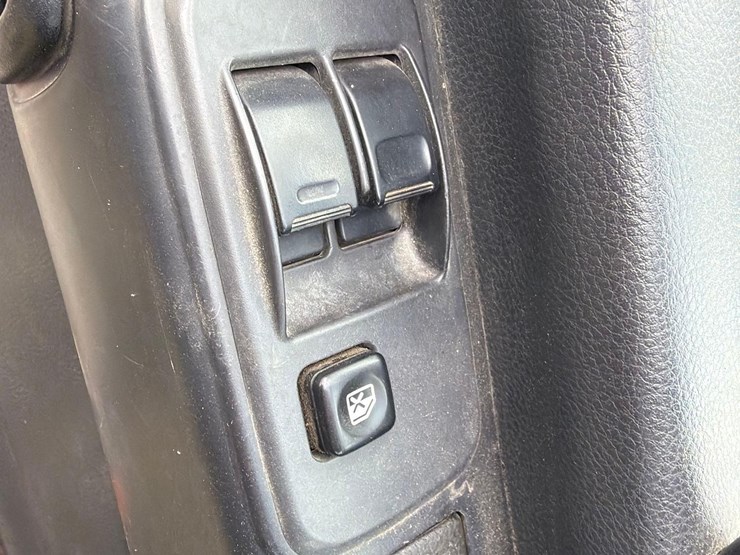 2018-hino-338-image-22