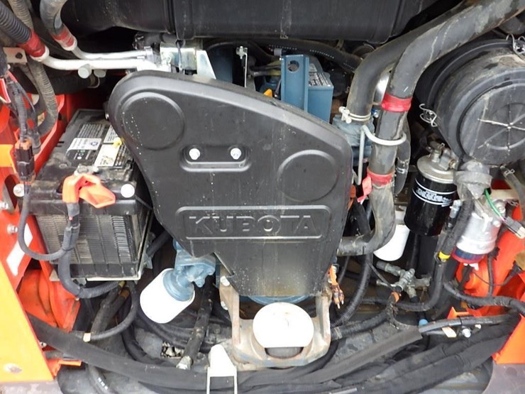 2020-kubota-ssv65-image-10