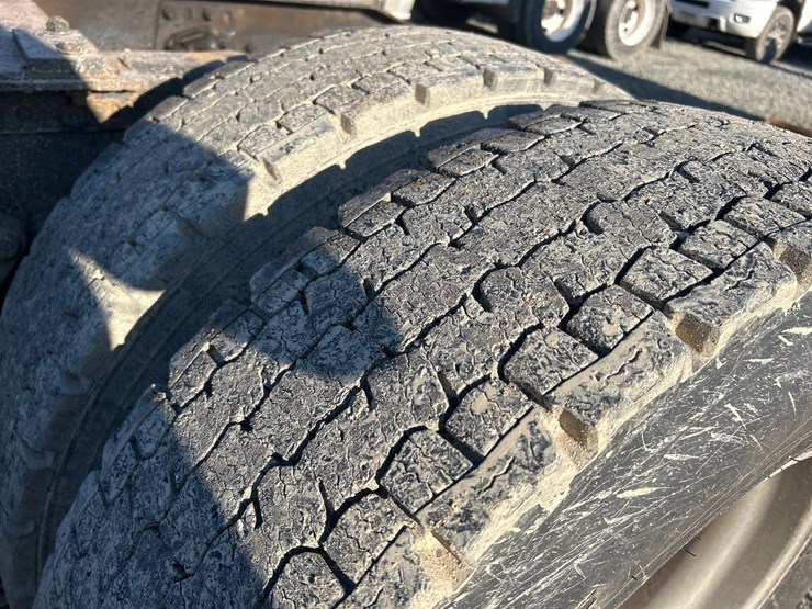 2002-massey-ferguson-8-image-93