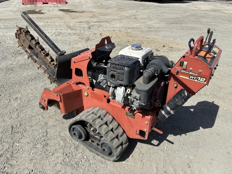 2011-ditch-witch-rt12-image-4