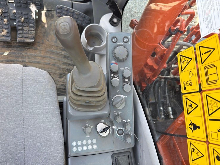 2019-hitachi-zx120-6-image-28