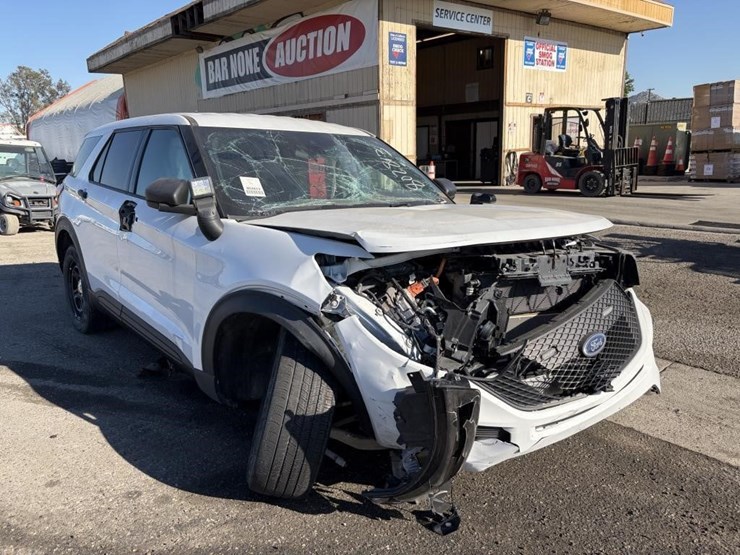 2022-ford-explorer-image-2