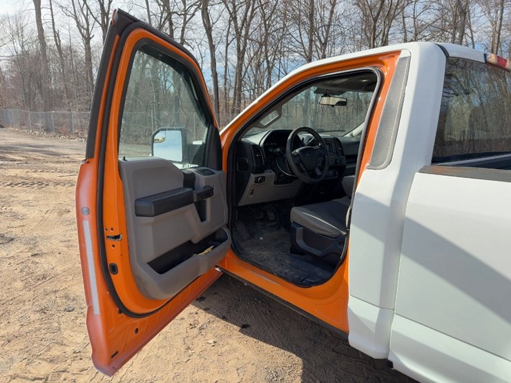 2016-ford-f150-xl-image-15