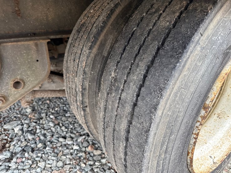 2005-massey-ferguson-8-image-36