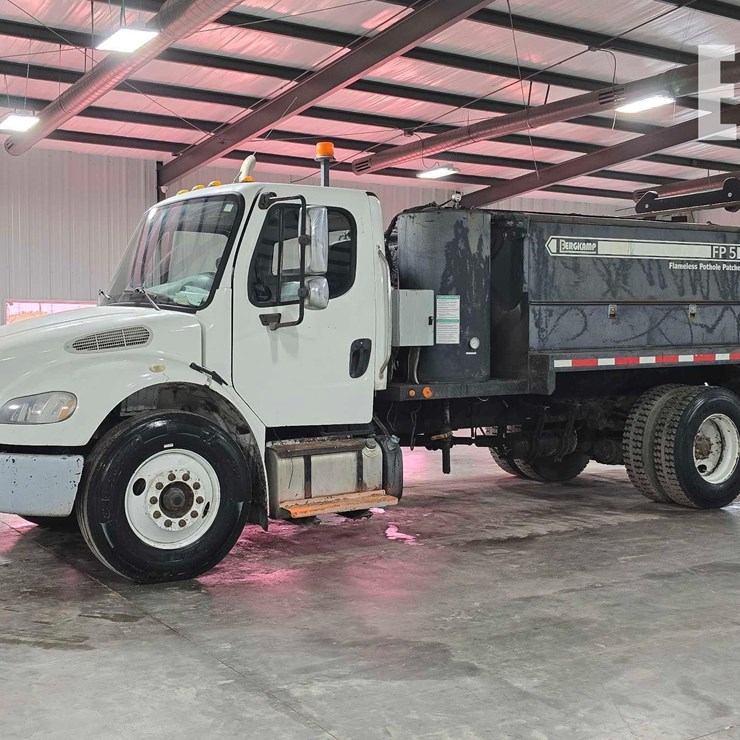 2015 FREIGHTLINER BUSINESS CLASS M2 106