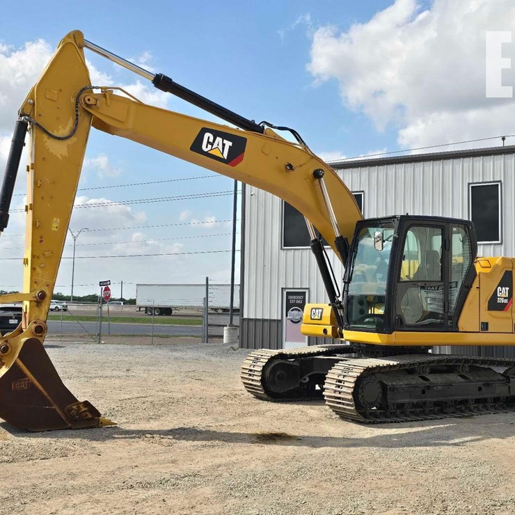 CATERPILLAR 320GC
