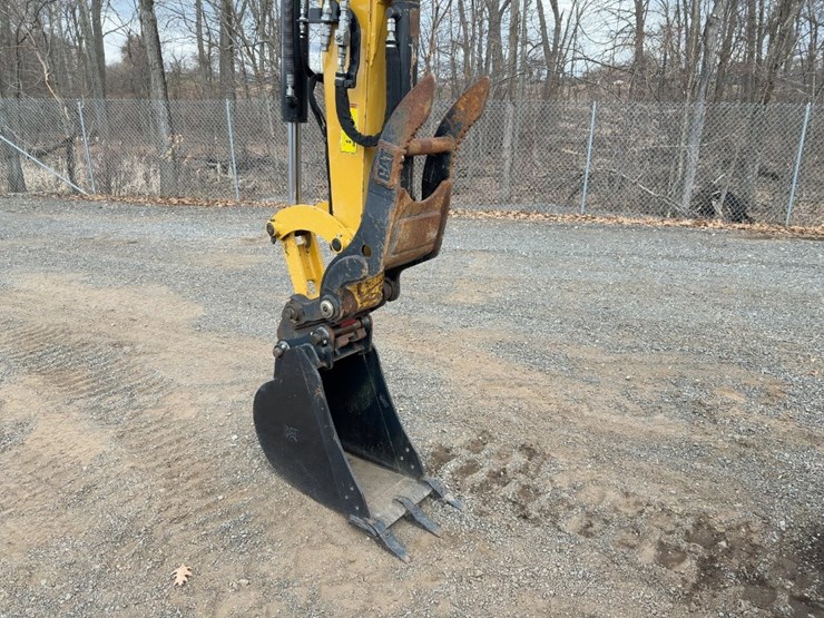 2022-caterpillar-306-image-12