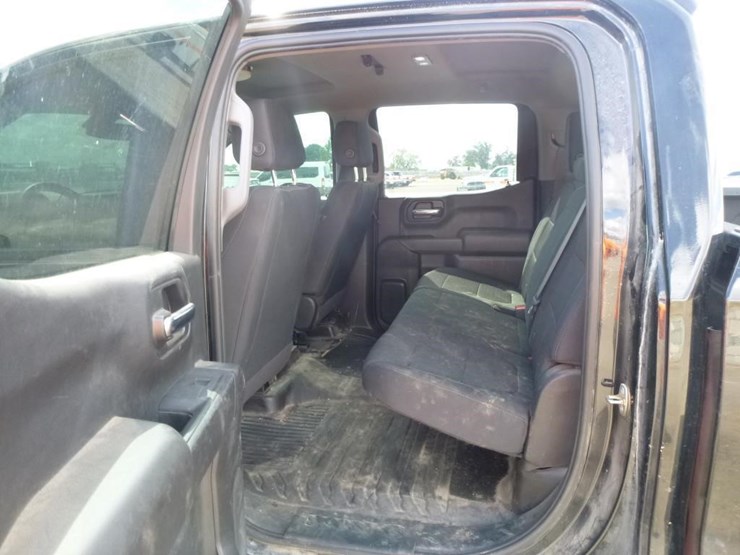 2022-chevrolet-silverado-1500-image-9