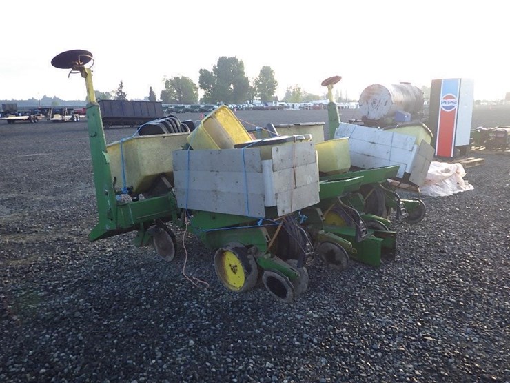 john-deere-7000-image-1