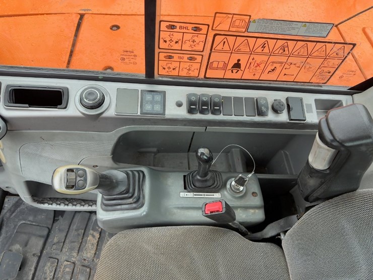 2019-doosan-dx85r-3-image-29