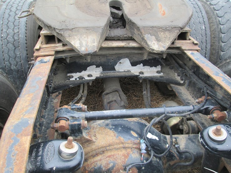 2008-peterbilt-387-image-9