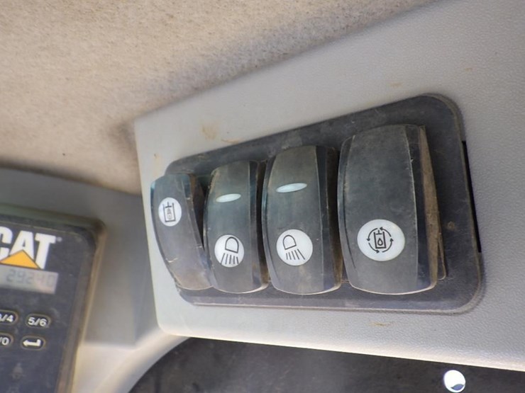 caterpillar-239d-image-28