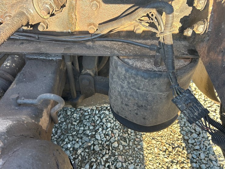 2002-massey-ferguson-8-image-33