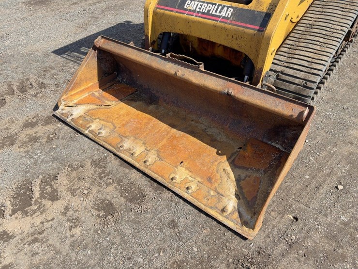 2002-caterpillar-247-image-9