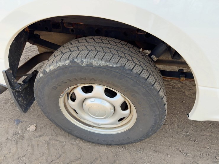 2016-ford-f150-xl-image-9