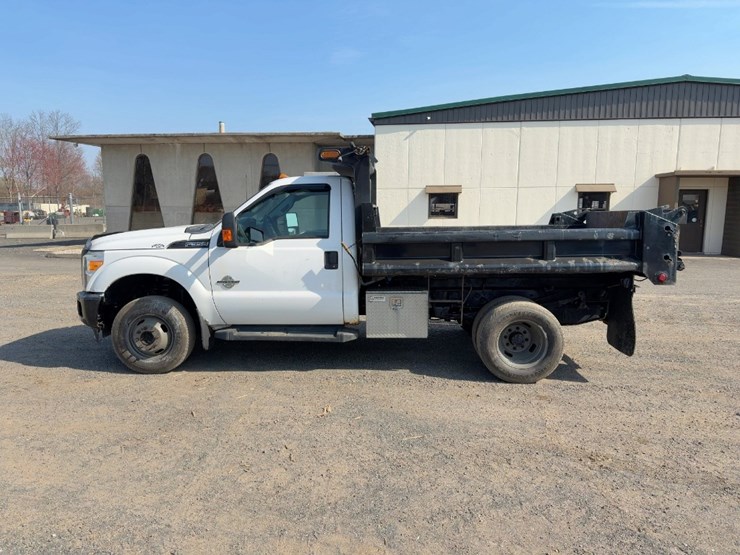 2015-ford-f350-xl-image-2