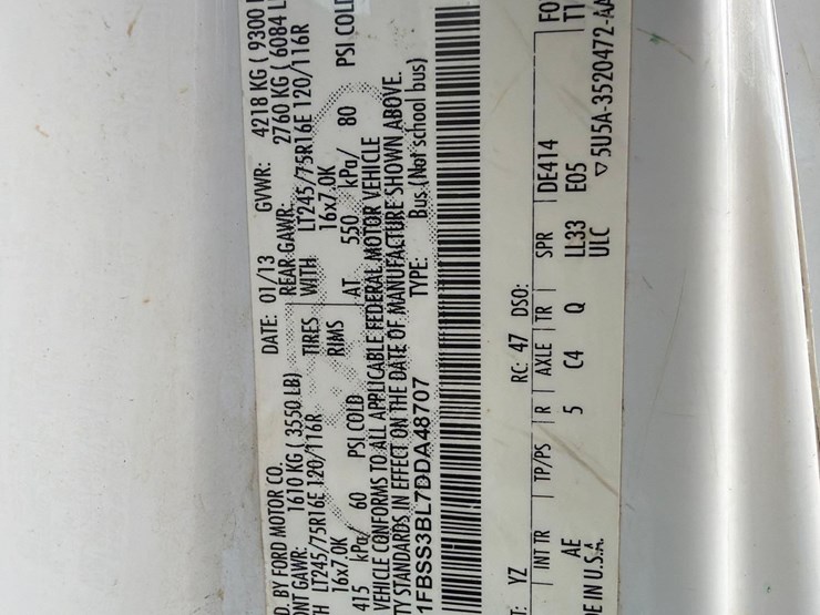 2013-ford-e350-image-17