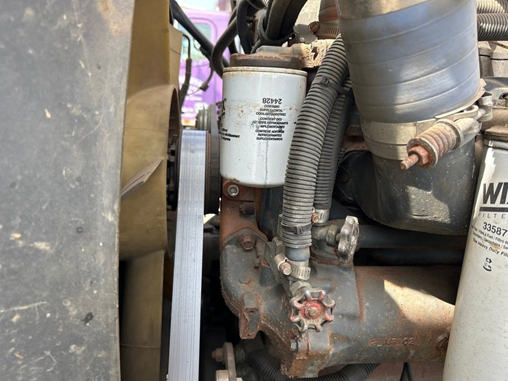 1999-mack-cl713-image-5