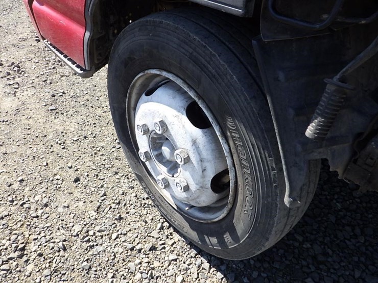 2004-isuzu-nqr-image-14